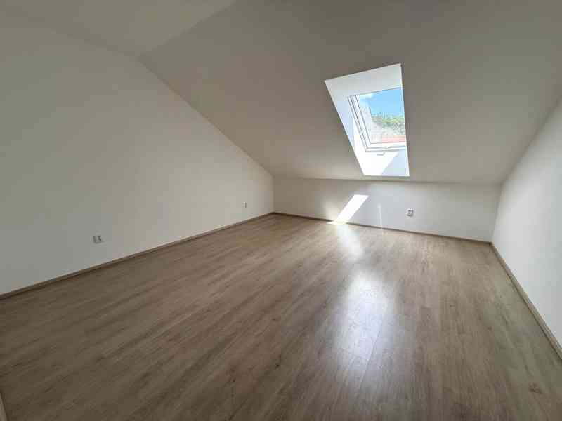 PRONÁJEM BYTU 4+KK SE 2 PARKOVACÍMI STÁNÍMI V JINAČOVICÍCH - foto 10