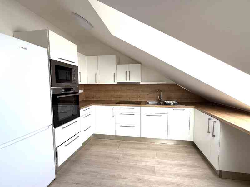 PRONÁJEM BYTU 4+KK SE 2 PARKOVACÍMI STÁNÍMI V JINAČOVICÍCH - foto 3
