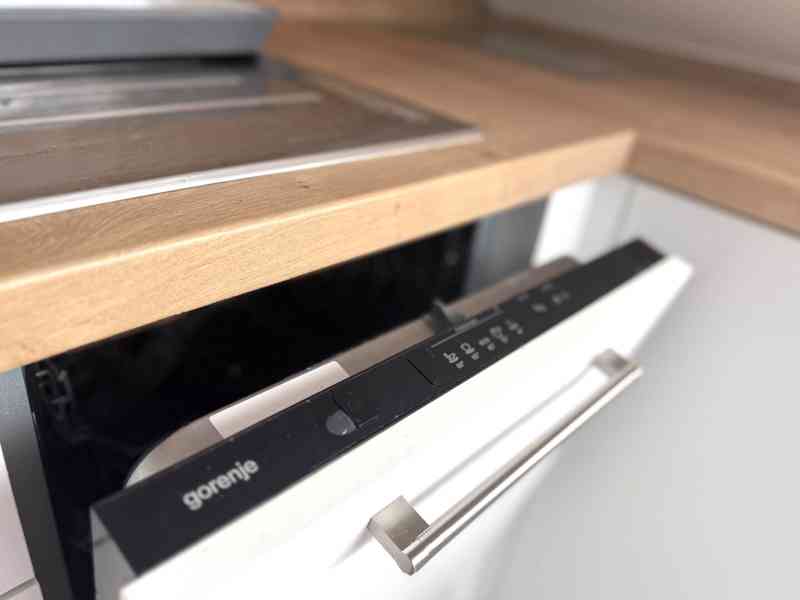 PRONÁJEM BYTU 4+KK SE 2 PARKOVACÍMI STÁNÍMI V JINAČOVICÍCH - foto 7