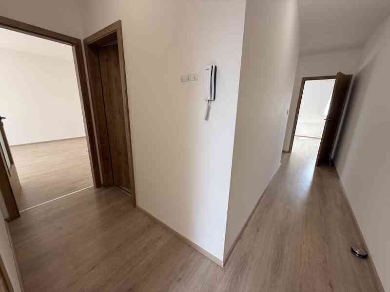 PRONÁJEM BYTU 4+KK SE 2 PARKOVACÍMI STÁNÍMI V JINAČOVICÍCH - foto 18