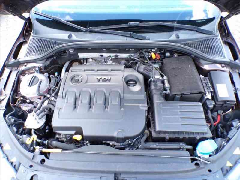 Škoda Octavia 2,0 TDI AUTOMAT,TAŽ.ZAŘ. - foto 15