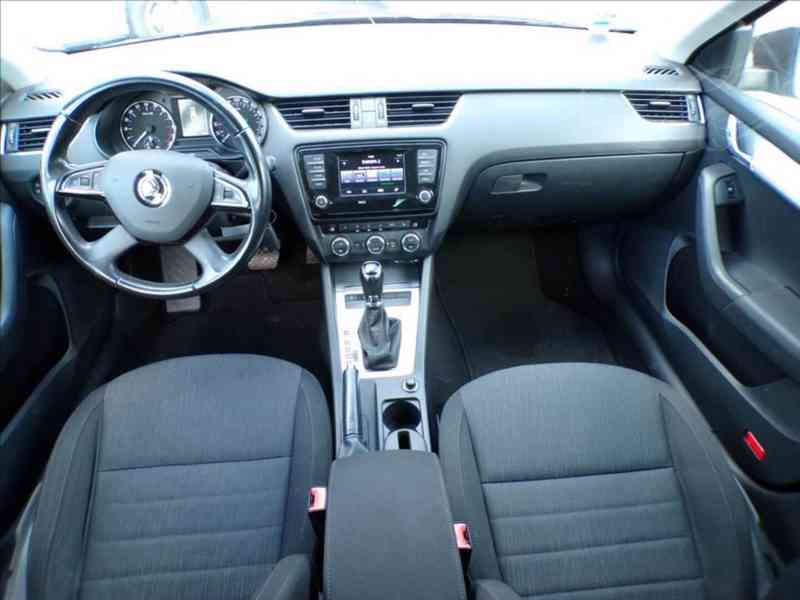 Škoda Octavia 2,0 TDI AUTOMAT,TAŽ.ZAŘ. - foto 5