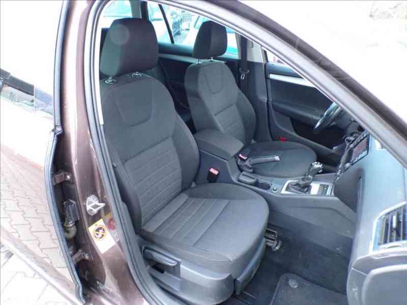 Škoda Octavia 2,0 TDI AUTOMAT,TAŽ.ZAŘ. - foto 14