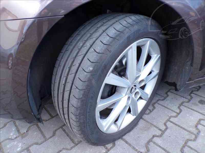 Škoda Octavia 2,0 TDI AUTOMAT,TAŽ.ZAŘ. - foto 18