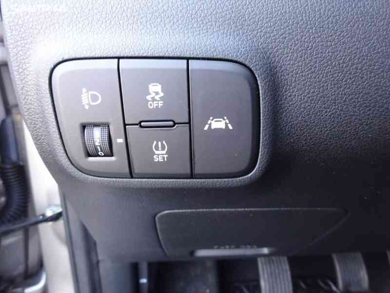 Hyundai i10 1.0i r.v.2021 (49 kw) Koupeno nové v ČR - foto 12