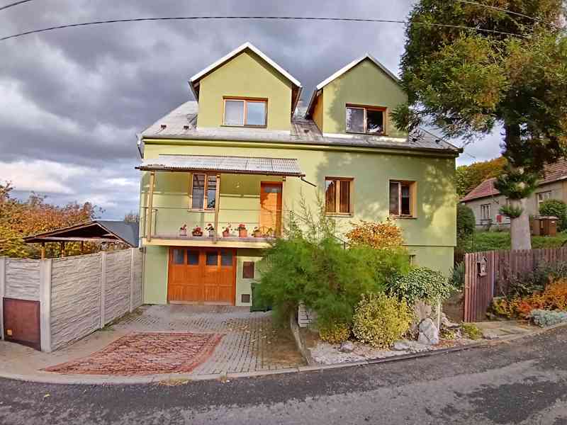 Prodej velkorysého domu (2x 4+kk) s možností podnikání, Lhot - foto 7