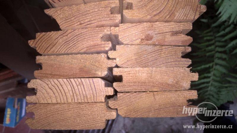 Nabízím zbytky dřevěných obkladů (modřín, dub, smrk) - foto 7
