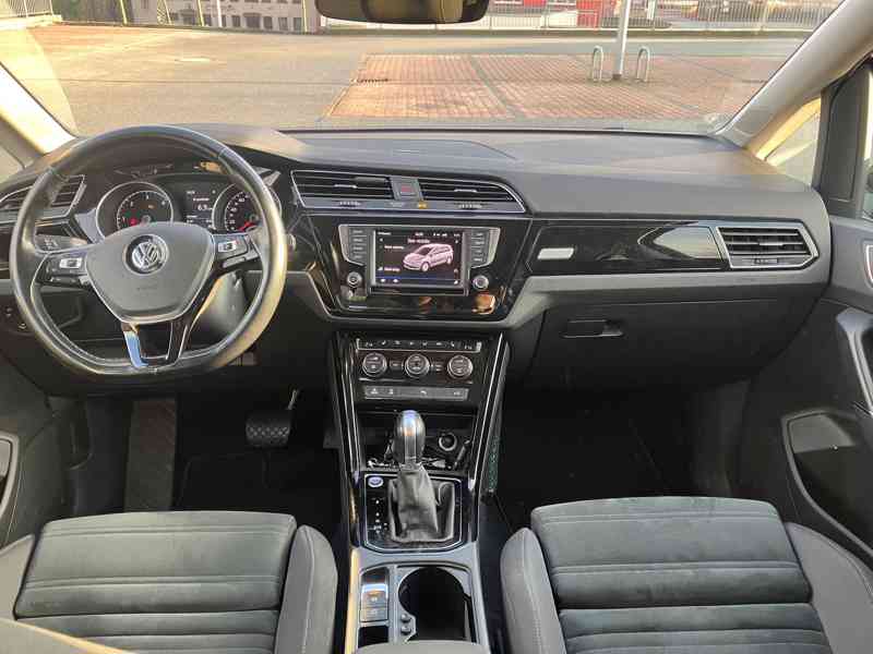 VW Touran 2.0 TDI Highline, Full Led, navi., tažné - foto 10