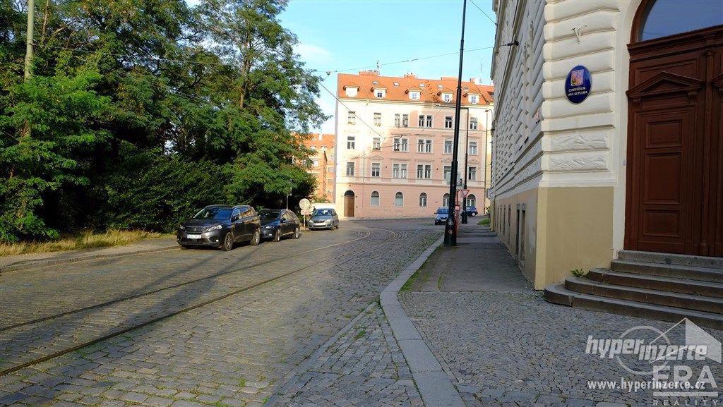 Pronájem krásného, světlého bytu 2+1, 54 m?, v atraktivní lokalitě Hradčan   ul. Keplerova,Praha 1