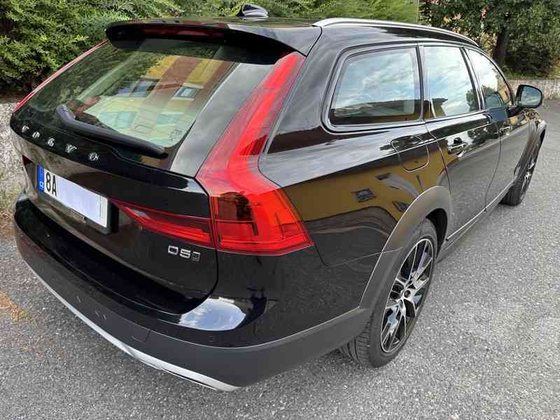 Volvo V90 Cross Country D5 - foto 9