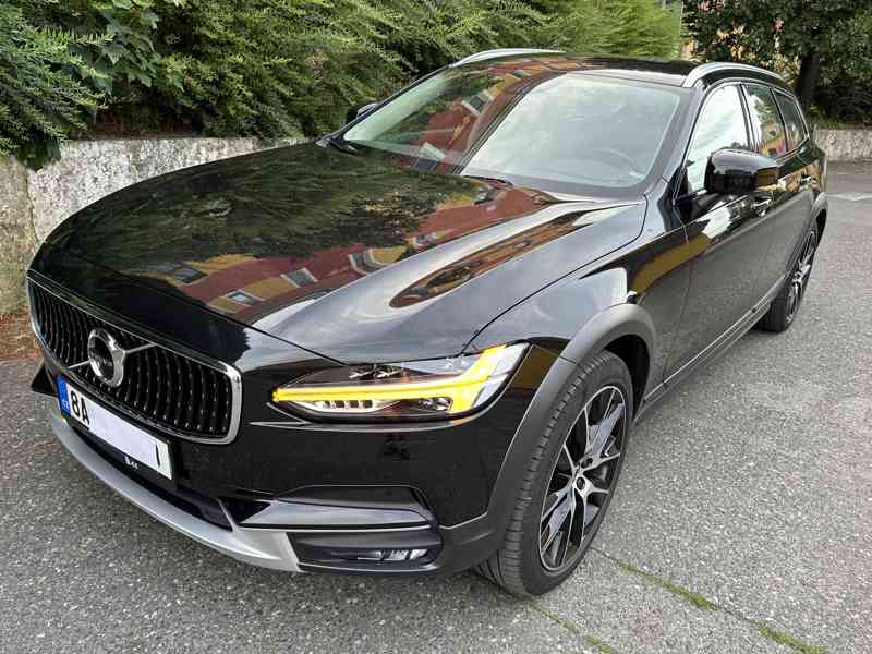 Volvo V90 Cross Country D5 - foto 1