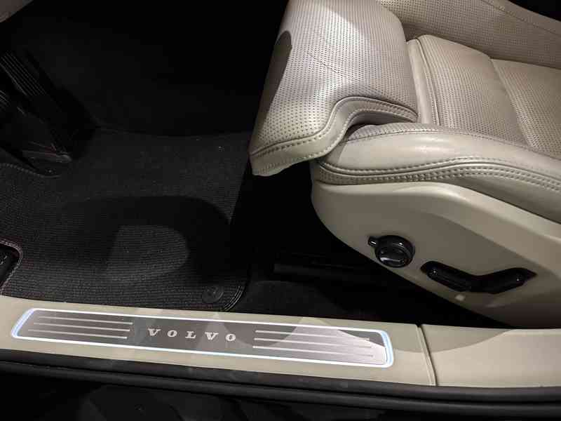 Volvo V90 Cross Country D5 - foto 17