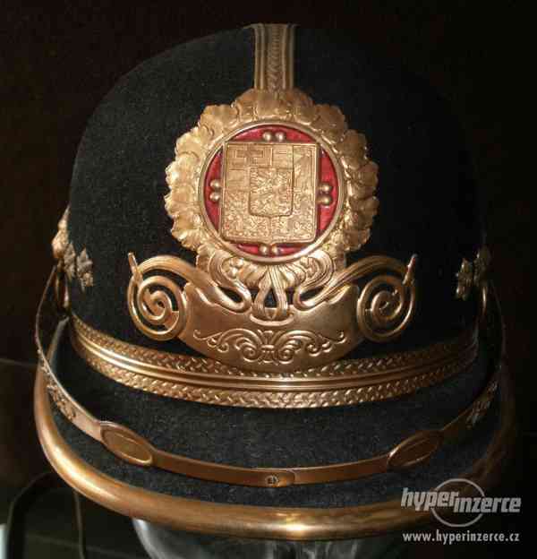 Policejní helma buřinka přilba. - foto 3
