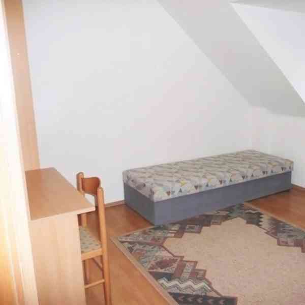 1.lůžkový pokoj v dívčím 3+1 pro 3 dívky, RD, pračka, centr - foto 1