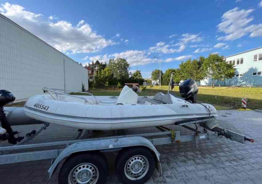 Motorový člun Zodiac420L, Suzuki 50HP, 6 osob, vlečení - foto 2