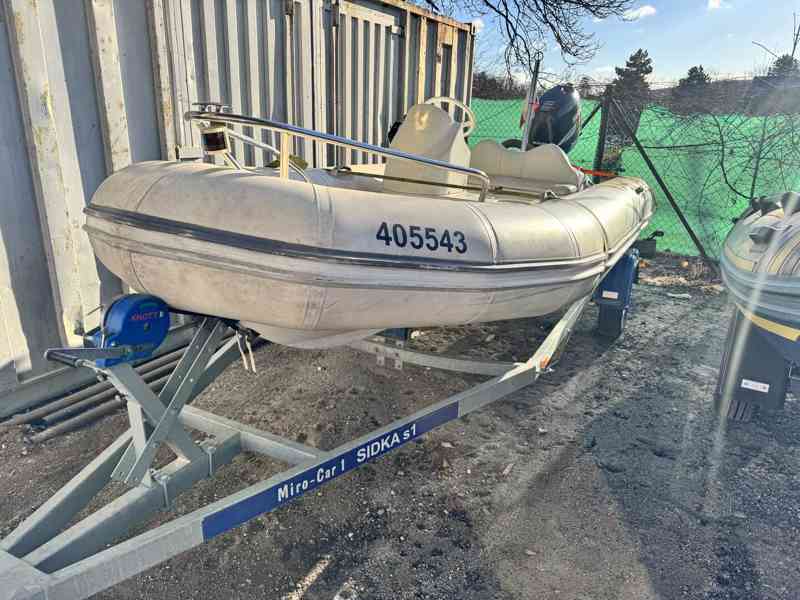 Motorový člun Zodiac420L, Suzuki 50HP, 6 osob, vlečení - foto 7