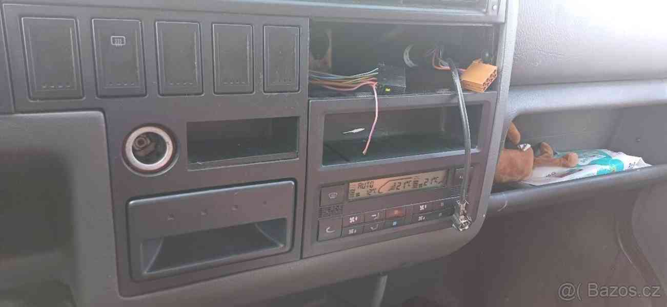 Volkswagen Caravelle 2,5   T4 tdi 75kw long - foto 14