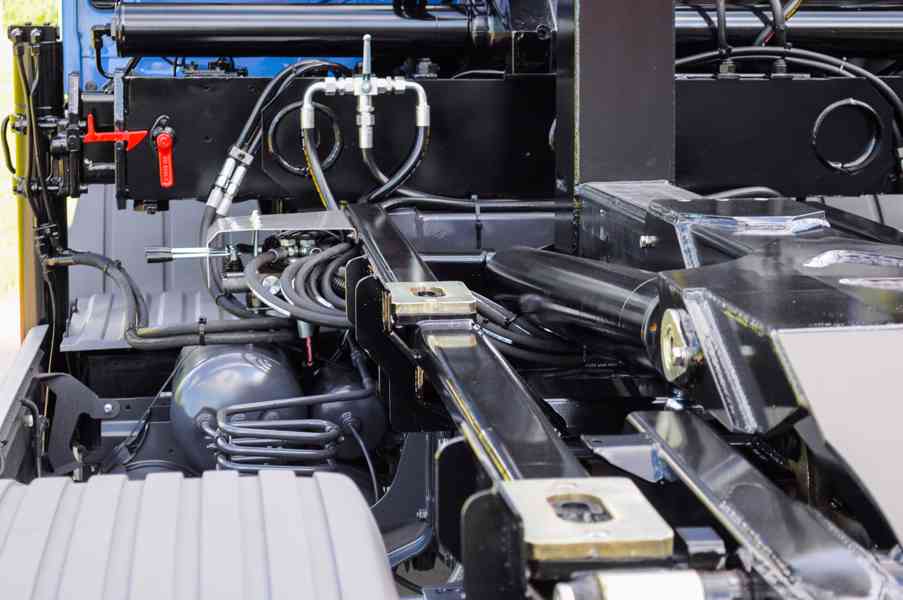 MERCEDES 1218 NOVÝ HÁKOVÝ NOSIČ KONTEJNERŮ HYDRAULICKÁ RUKA - foto 22
