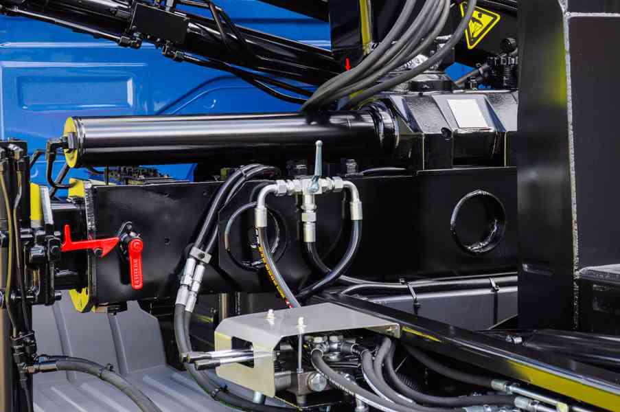 MERCEDES 1218 NOVÝ HÁKOVÝ NOSIČ KONTEJNERŮ HYDRAULICKÁ RUKA - foto 32