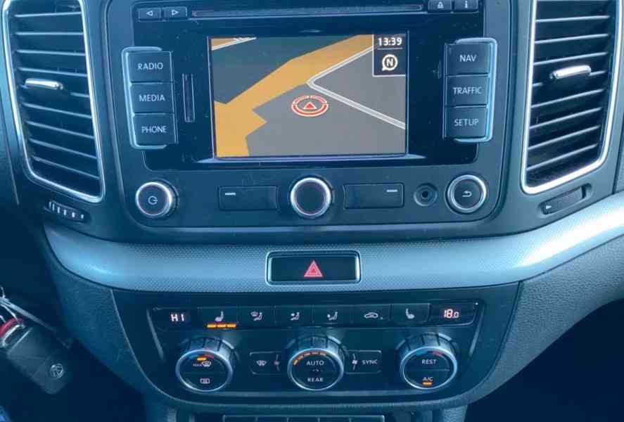 Volkswagen Sharan 2.0 TDI Life 103kw - foto 13