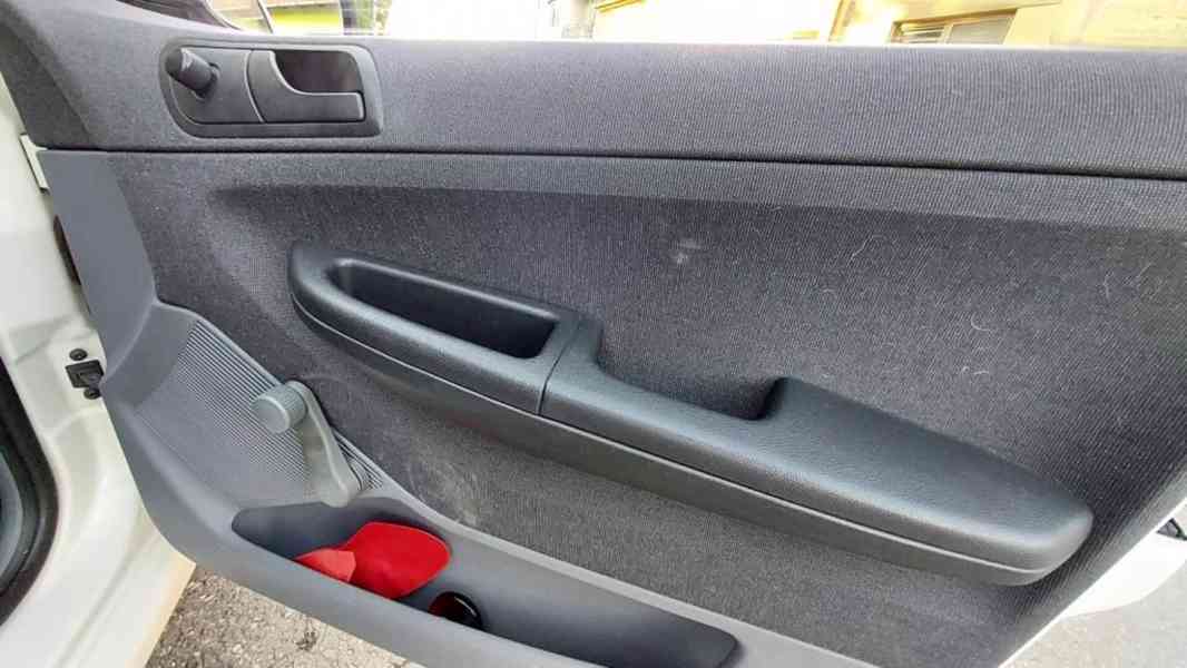 Škoda Fabia 1,2 Junior - foto 8