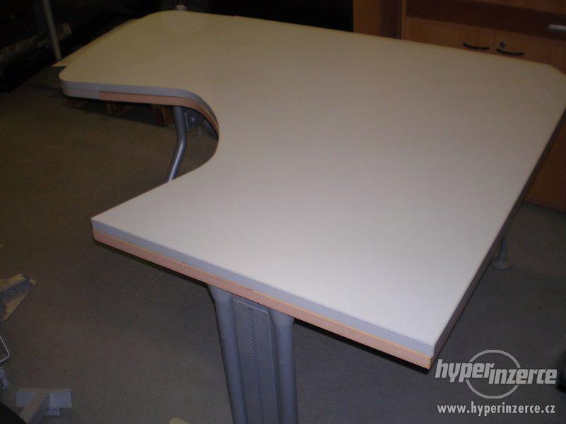 Stůl pracovní vykrojený - bílý - foto 3