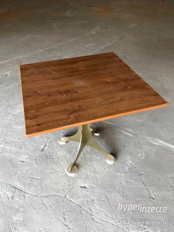 Dřevěný stůl s kovovou podnoží - více kusů - foto 1