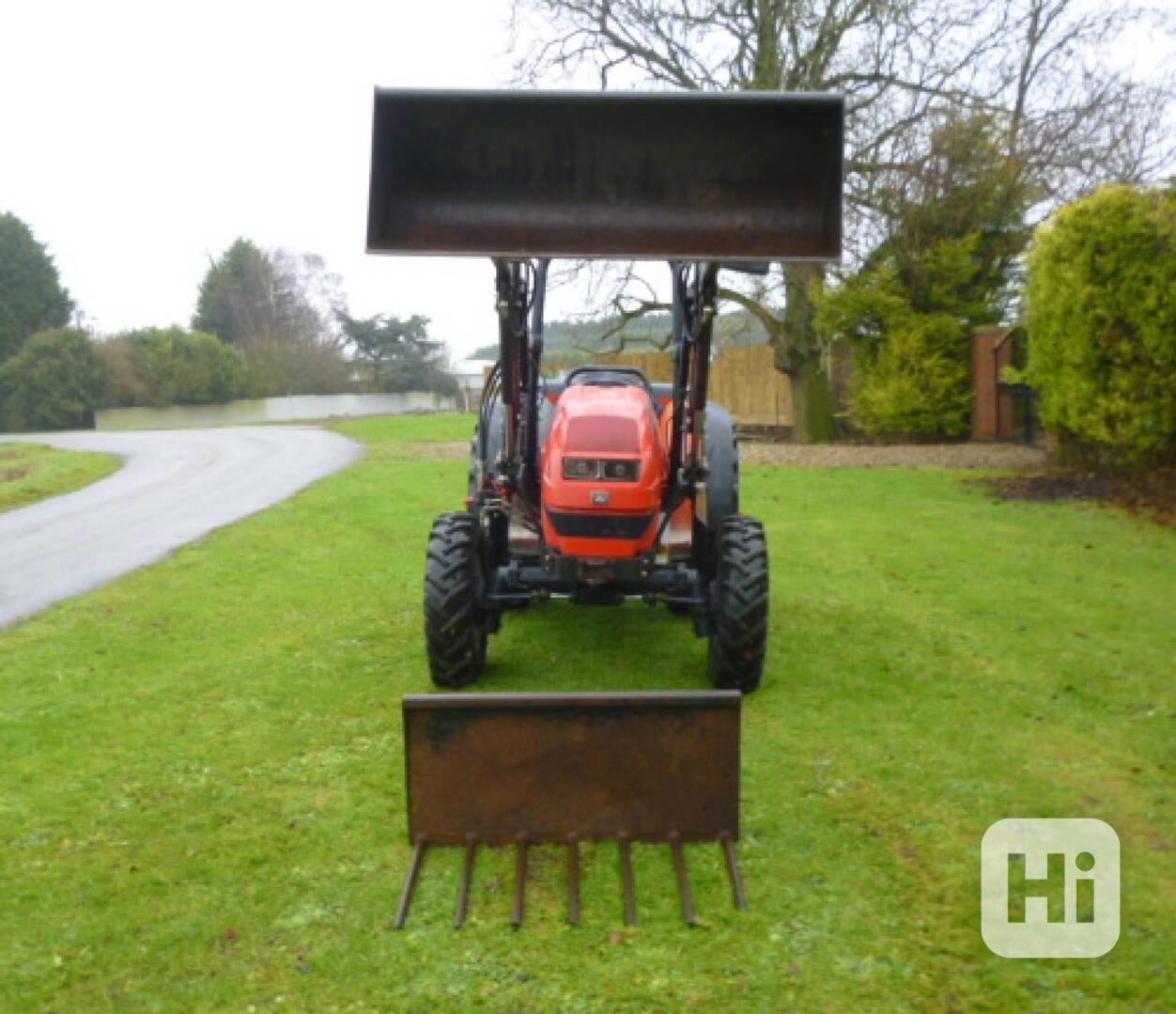 MASSEY FERGUSON 2415 KOMPAKTNÍ TRAKTOR PŘED - foto 1