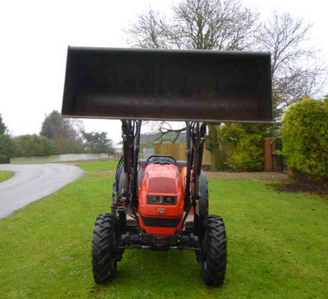 MASSEY FERGUSON 2415 KOMPAKTNÍ TRAKTOR PŘED - foto 5