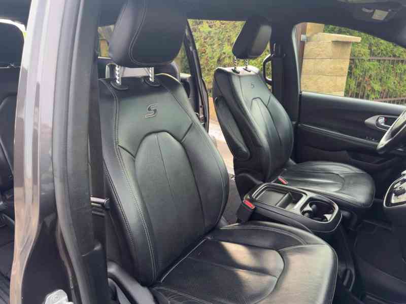 Chrysler Pacifica 3,6 L 8 míst S type 2019 - foto 12