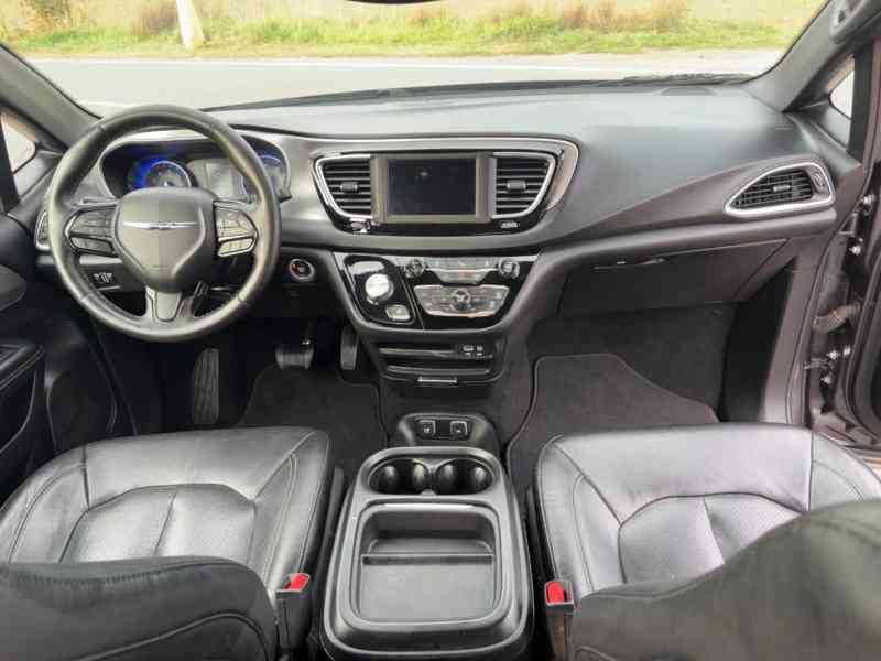 Chrysler Pacifica 3,6 L 8 míst S type 2019 - foto 14
