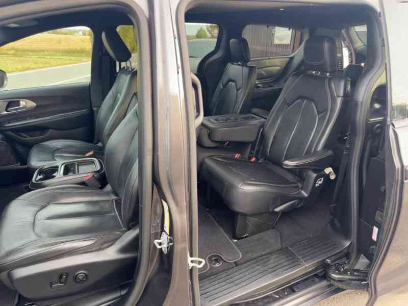 Chrysler Pacifica 3,6 L 8 míst S type 2019 - foto 15
