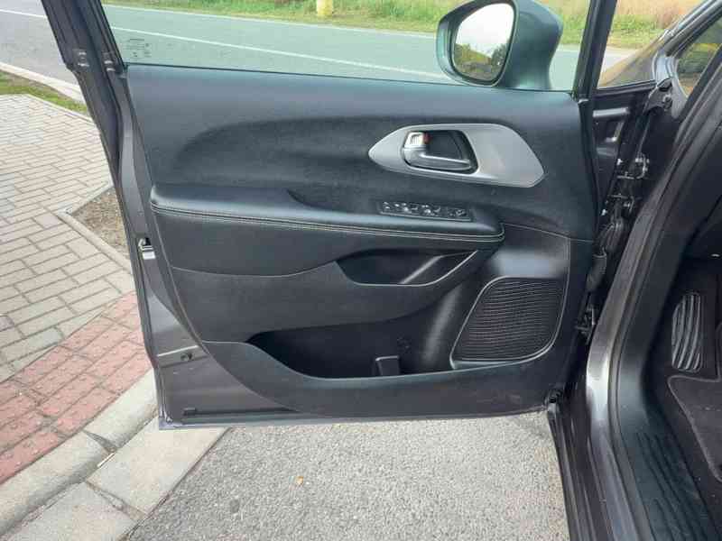 Chrysler Pacifica 3,6 L 8 míst S type 2019 - foto 17