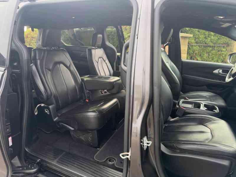 Chrysler Pacifica 3,6 L 8 míst S type 2019 - foto 11