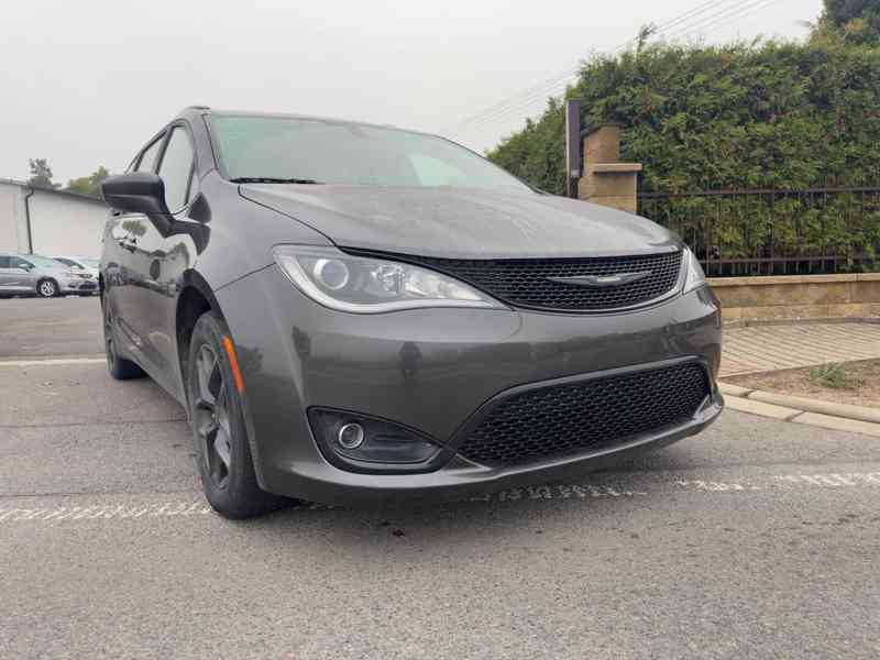 Chrysler Pacifica 3,6 L 8 míst S type 2019 - foto 6