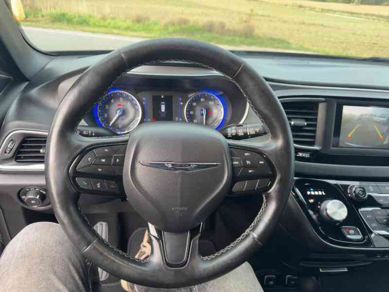 Chrysler Pacifica 3,6 L 8 míst S type 2019 - foto 20