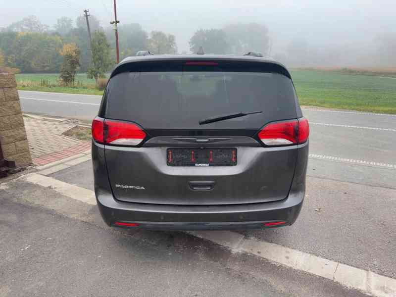 Chrysler Pacifica 3,6 L 8 míst S type 2019 - foto 5