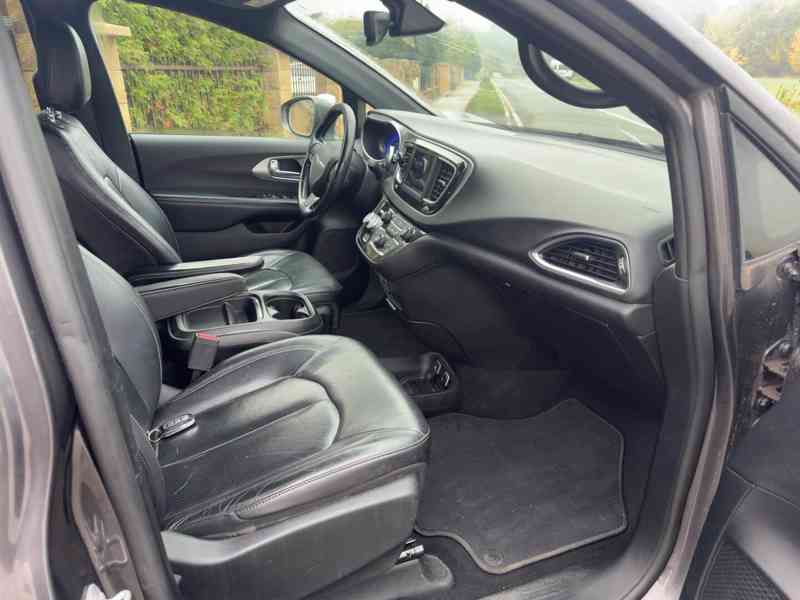 Chrysler Pacifica 3,6 L 8 míst S type 2019 - foto 10