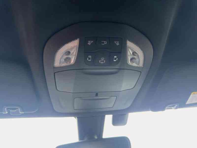 Chrysler Pacifica 3,6 L 8 míst S type 2019 - foto 19