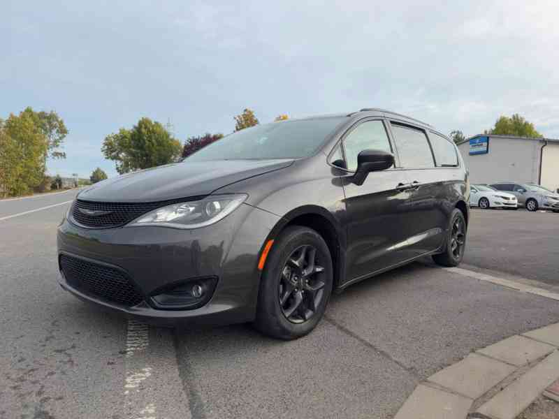 Chrysler Pacifica 3,6 L 8 míst S type 2019 - foto 2
