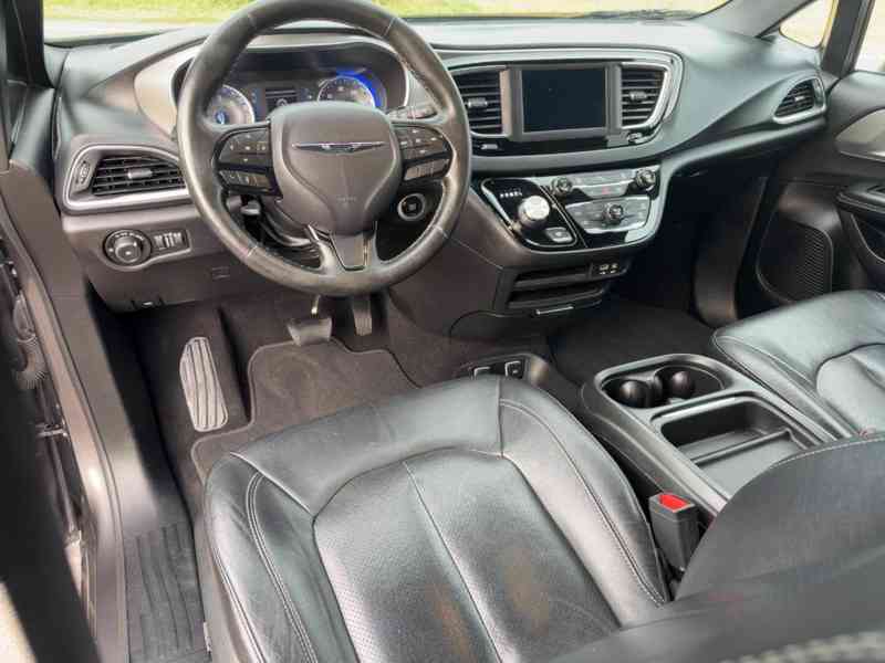 Chrysler Pacifica 3,6 L 8 míst S type 2019 - foto 16
