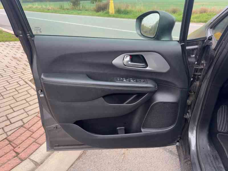 Chrysler Pacifica 3,6 L 8 míst S type 2019 - foto 16
