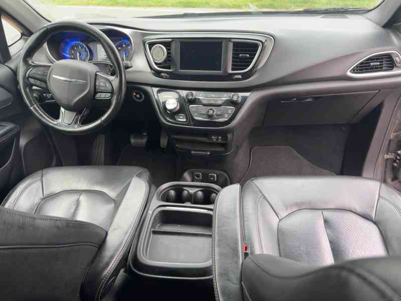 Chrysler Pacifica 3,6 L 8 míst S type 2019 - foto 12