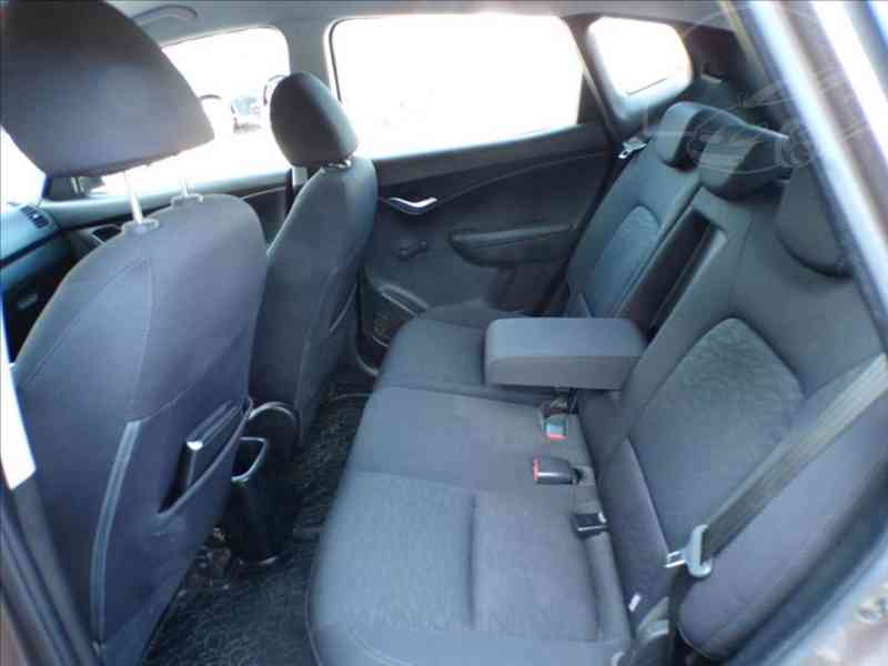 Hyundai iX20 1,4 CRDi 16V - foto 10