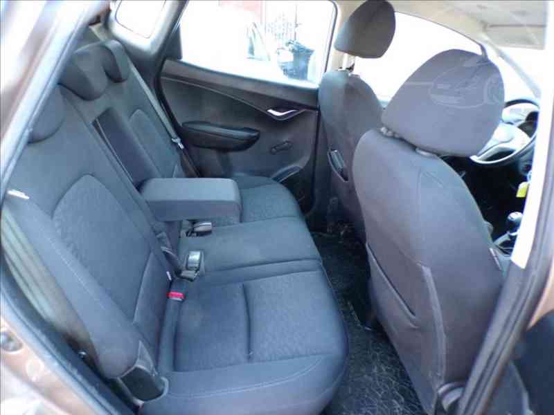 Hyundai iX20 1,4 CRDi 16V - foto 12