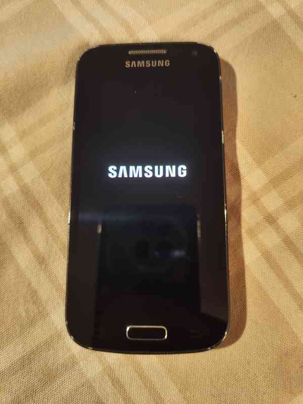 Mobilní dotykový telefon Samsung Galaxy S4 mini - foto 3