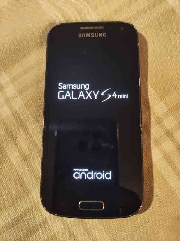 Mobilní dotykový telefon Samsung Galaxy S4 mini - foto 2