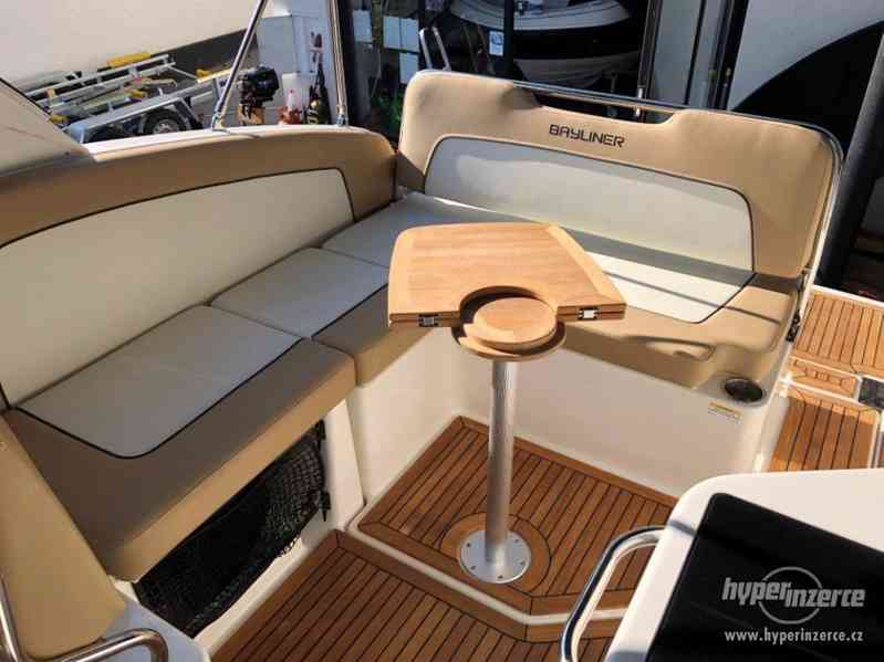 BAYLINER CIERA 8 SPORT + MERCRUISER 6.2l V8 MPI 350ps DTS BR - foto 25