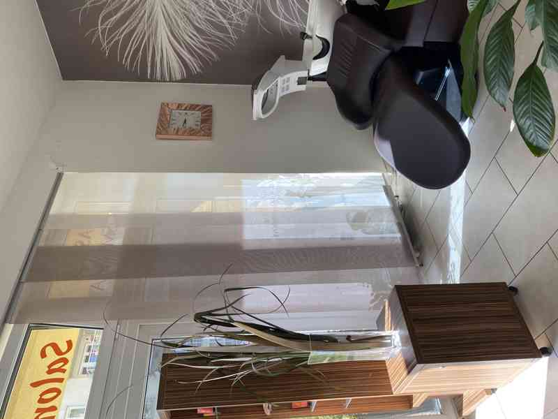 pronájem kadeřnického křesla