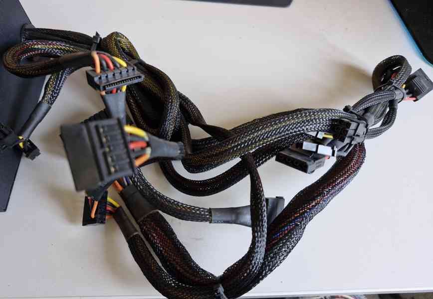 PC zdroj Corsair CX430 - foto 3